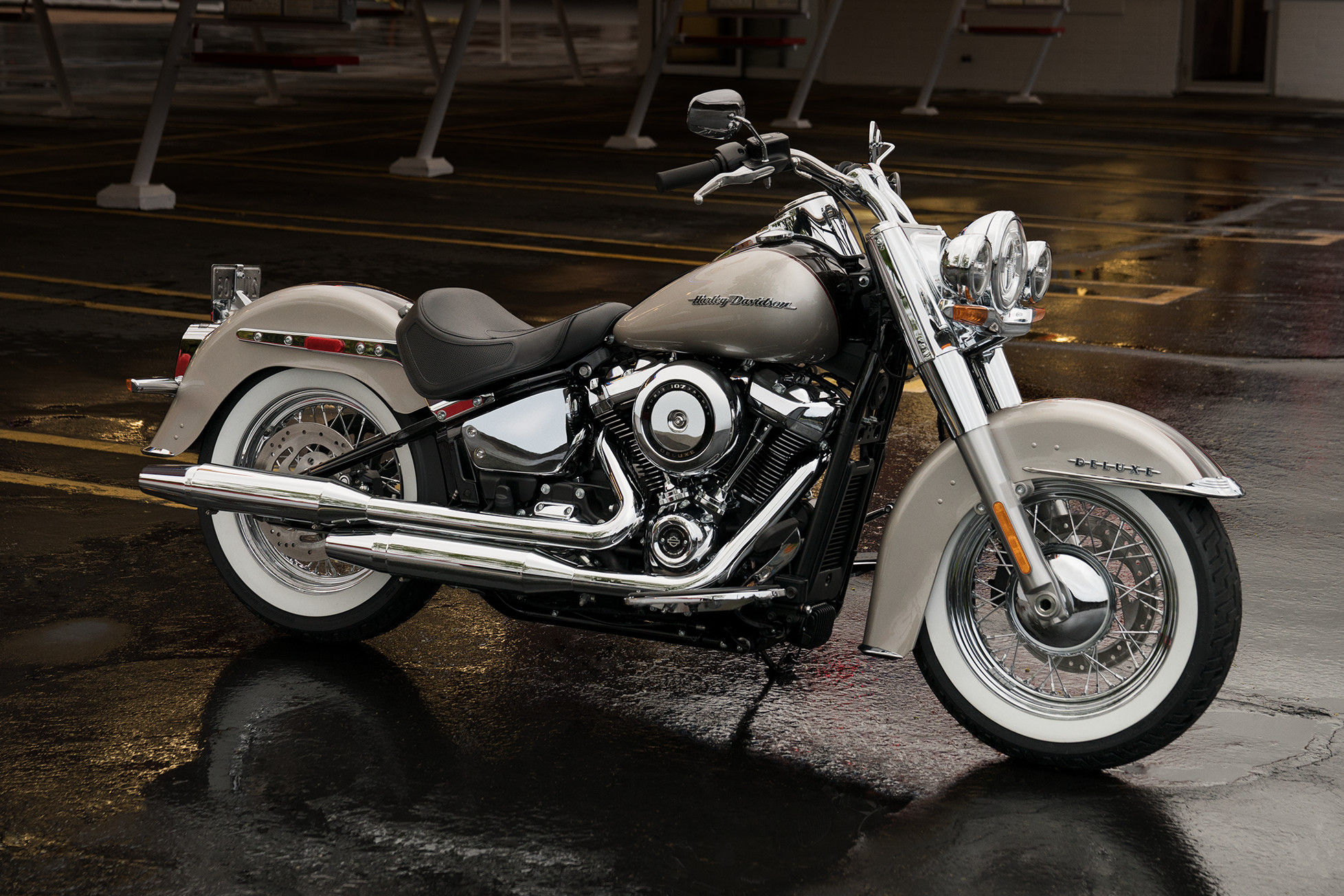 HarleyDavidson®Softail® Deluxe HarleyDavidson® Pavia